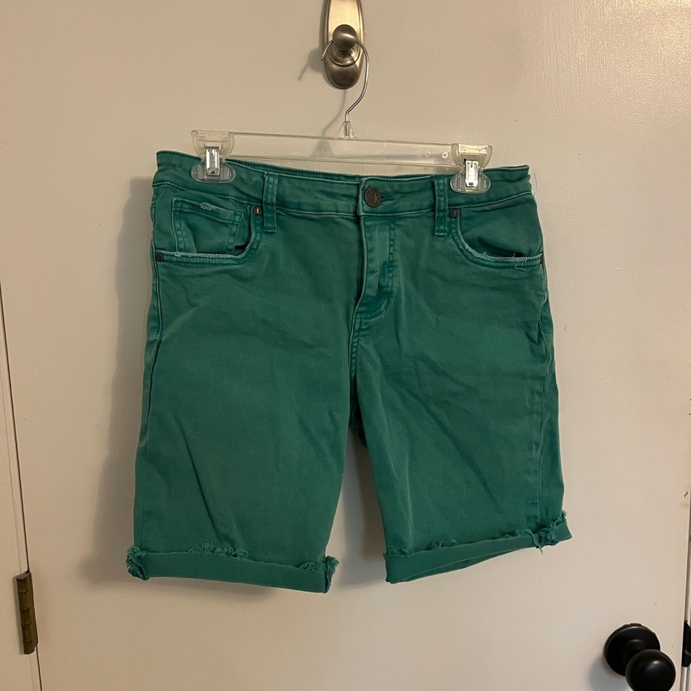 Kut from the Kloth Blue Jeans with Subtle Fading and Textured Stitching